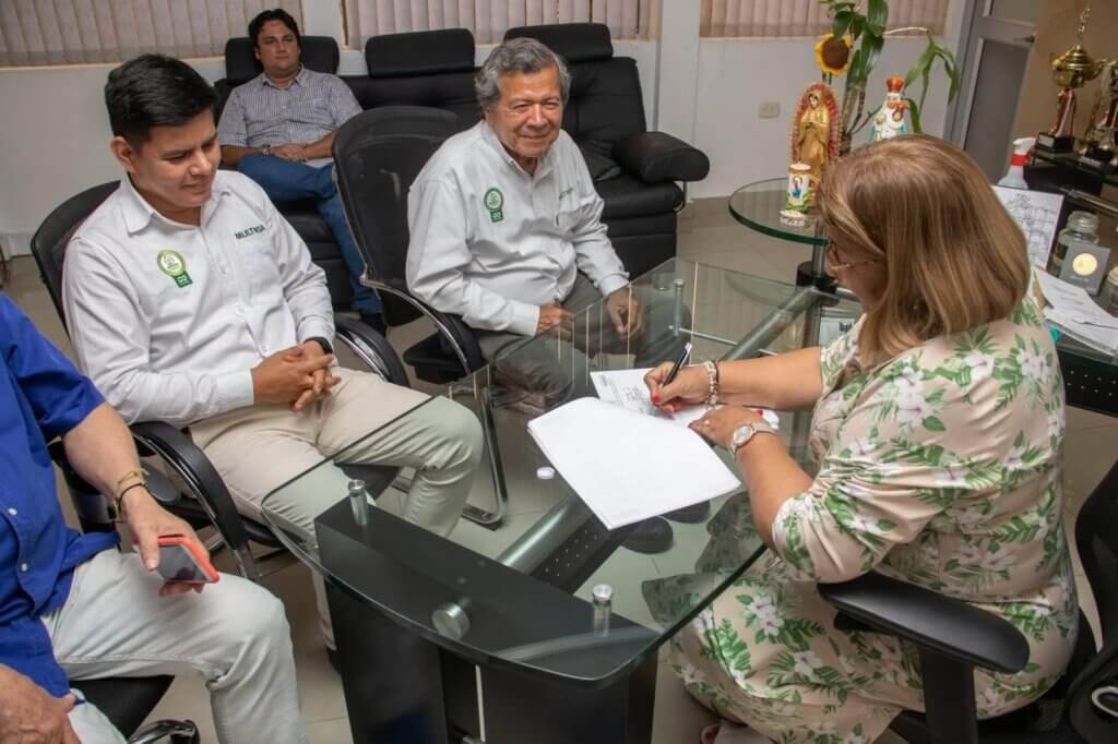 Firma de acuerdo interinstitucional con la Universidad Surcolombiana.